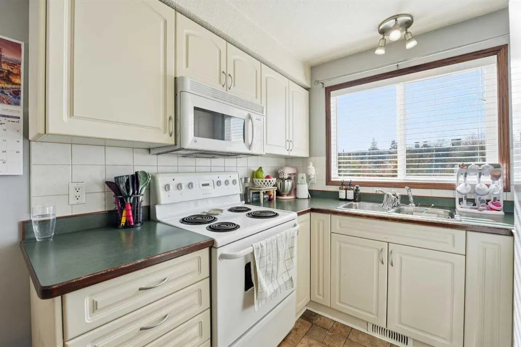 1 Fir Street, #18