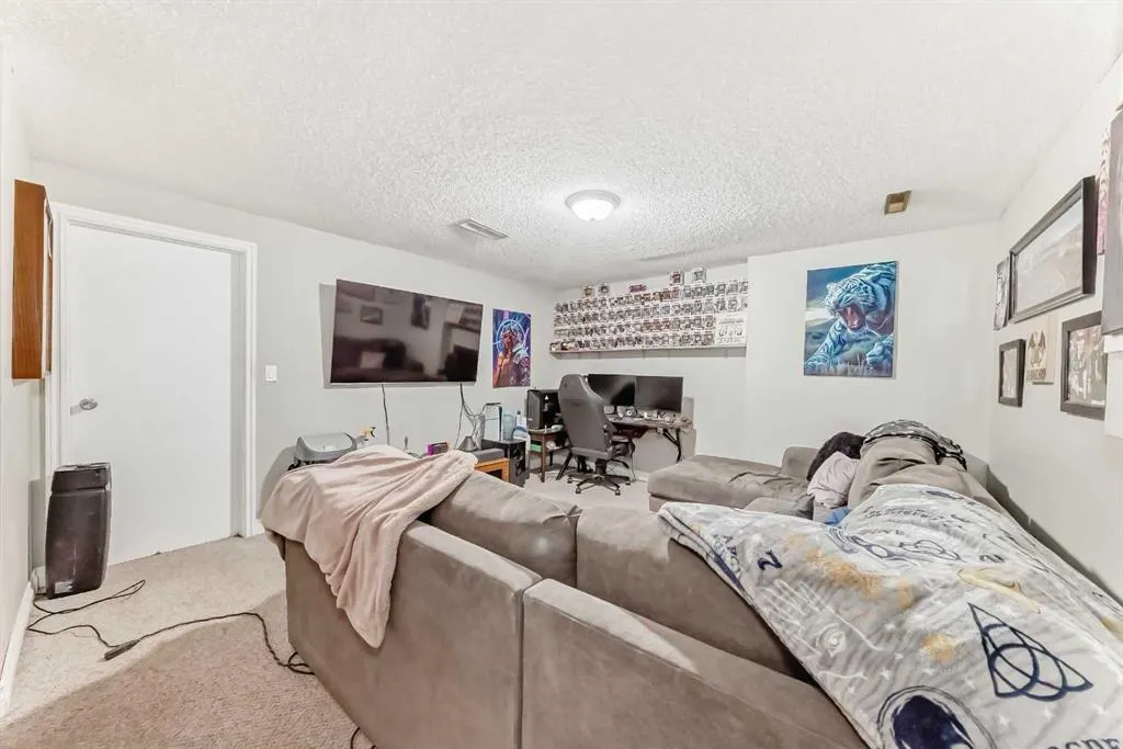 131 Templehill Drive NE, #17