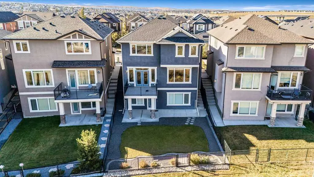 82 Panton View NW