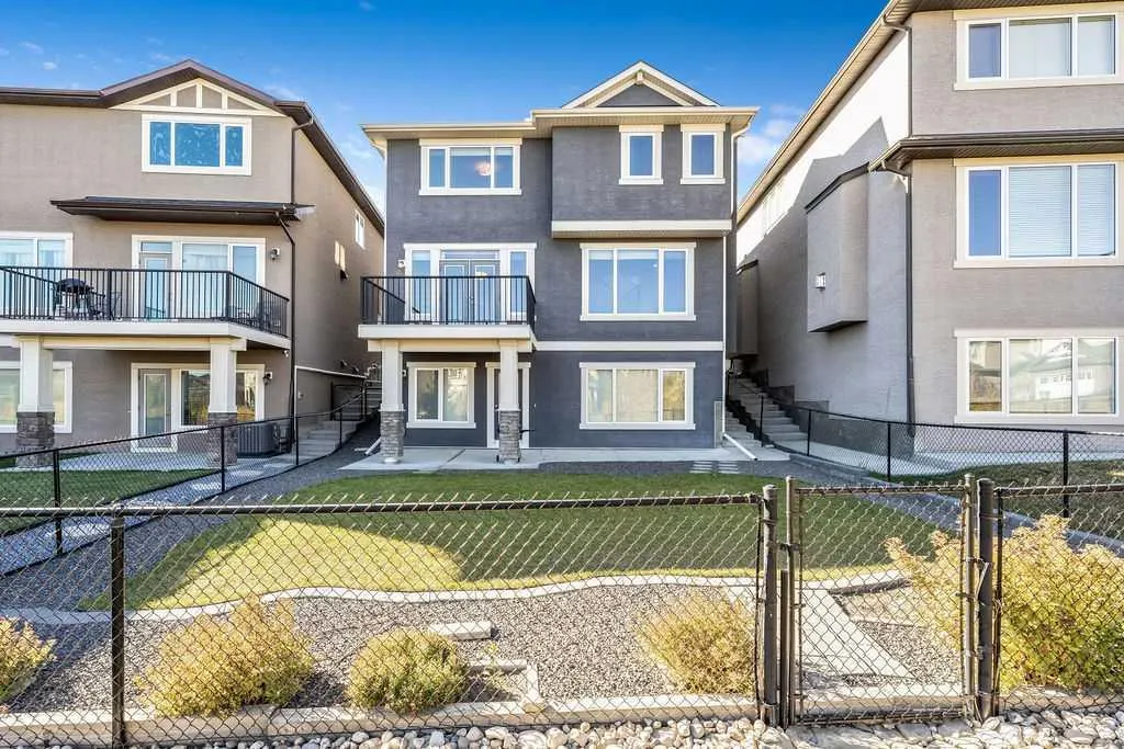 82 Panton View NW