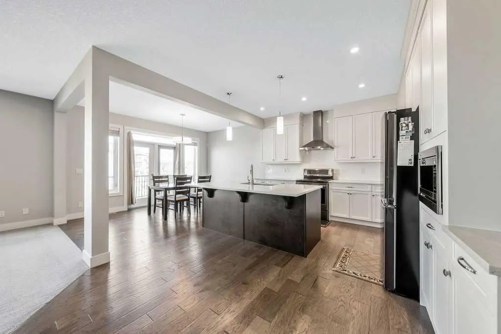 82 Panton View NW