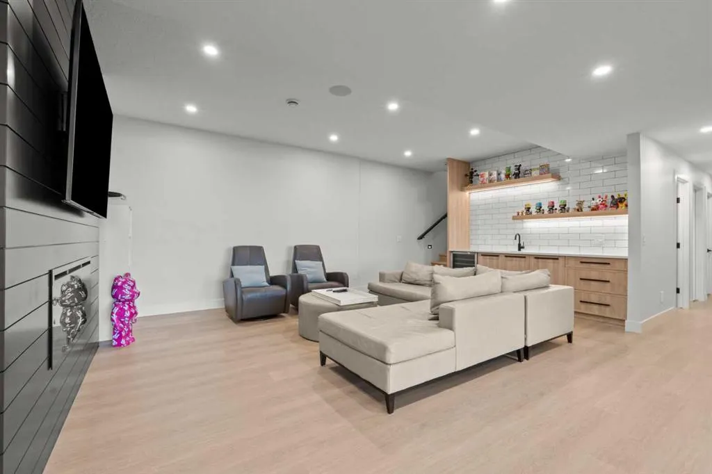 336 West Chestermere Drive