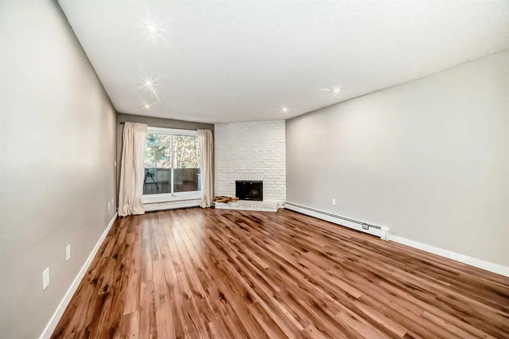 1001 68 Avenue SW, #210