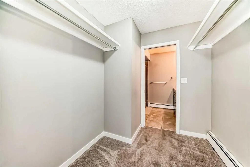 1001 68 Avenue SW, #210