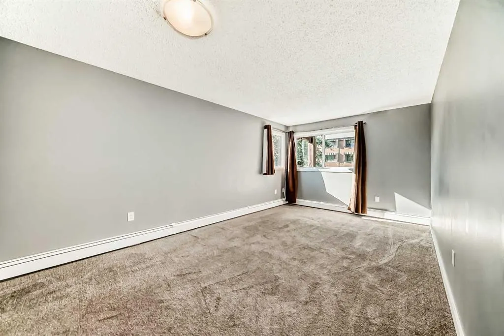 1001 68 Avenue SW, #210