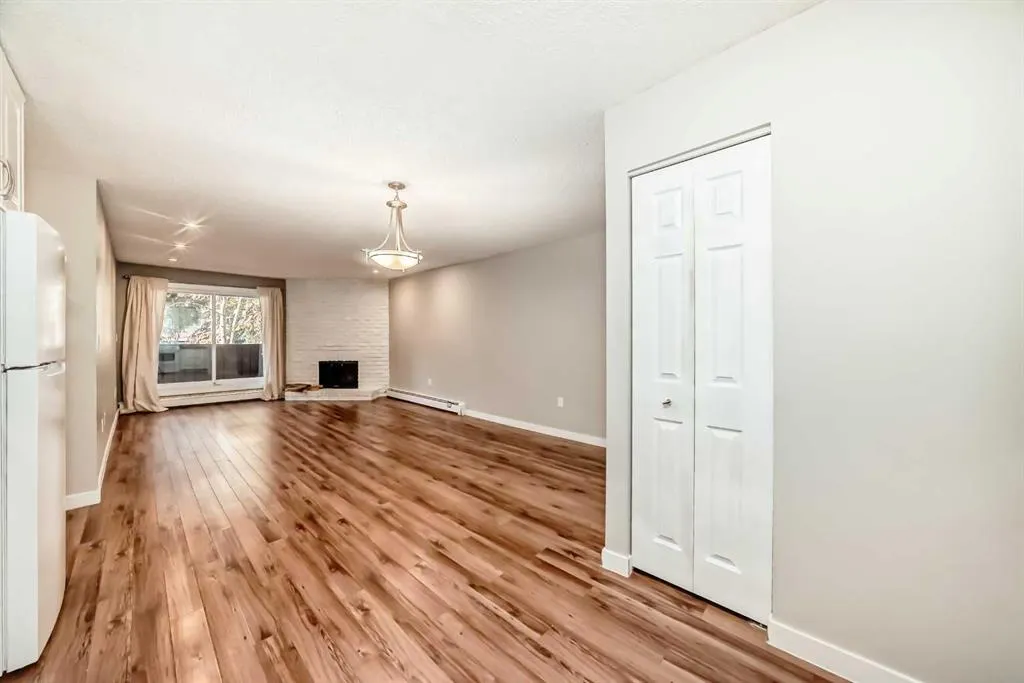 1001 68 Avenue SW, #210