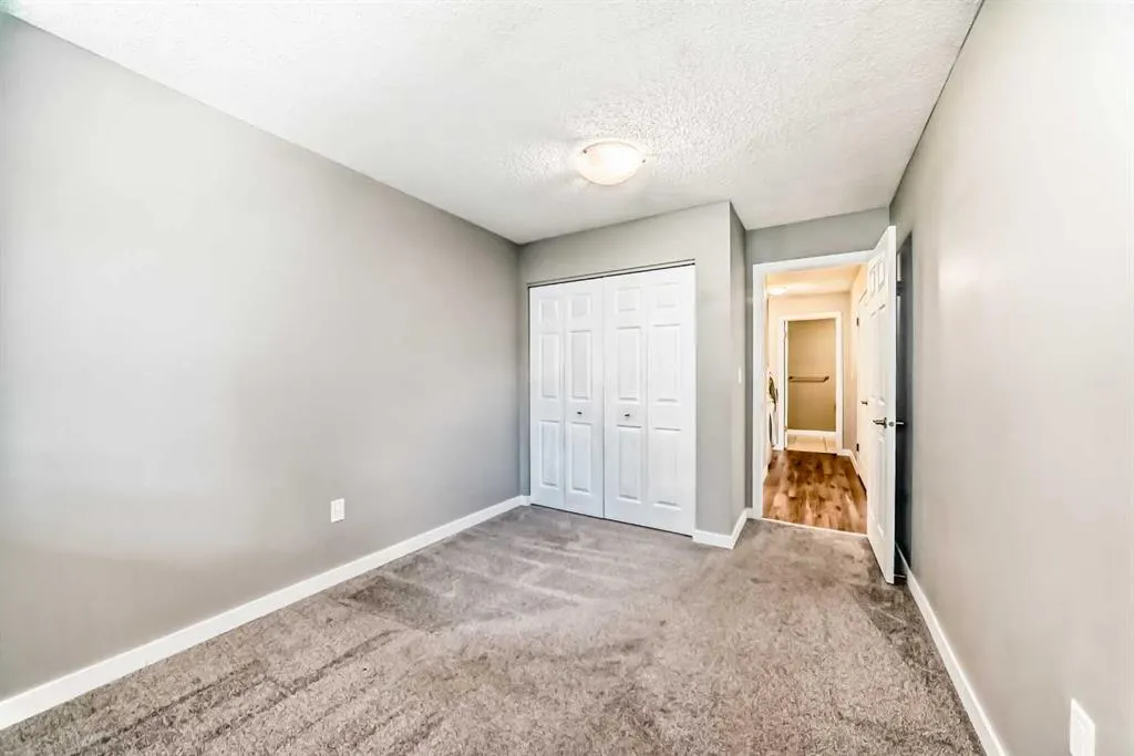 1001 68 Avenue SW, #210