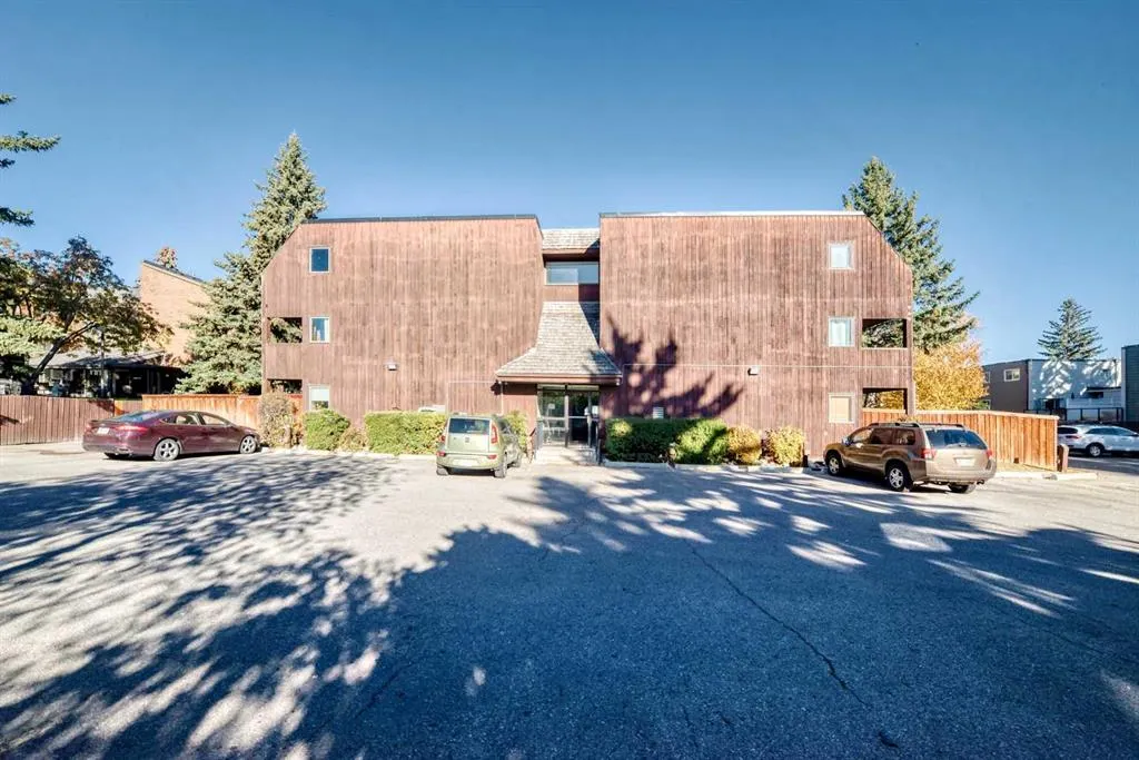 1001 68 Avenue SW, #210