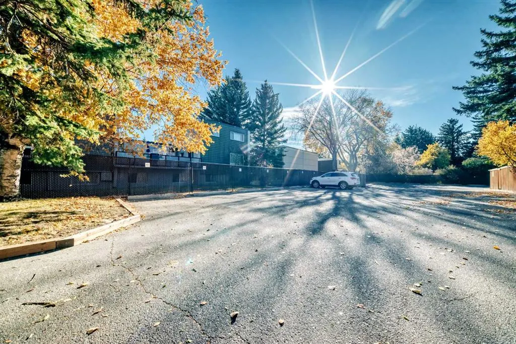 1001 68 Avenue SW, #210