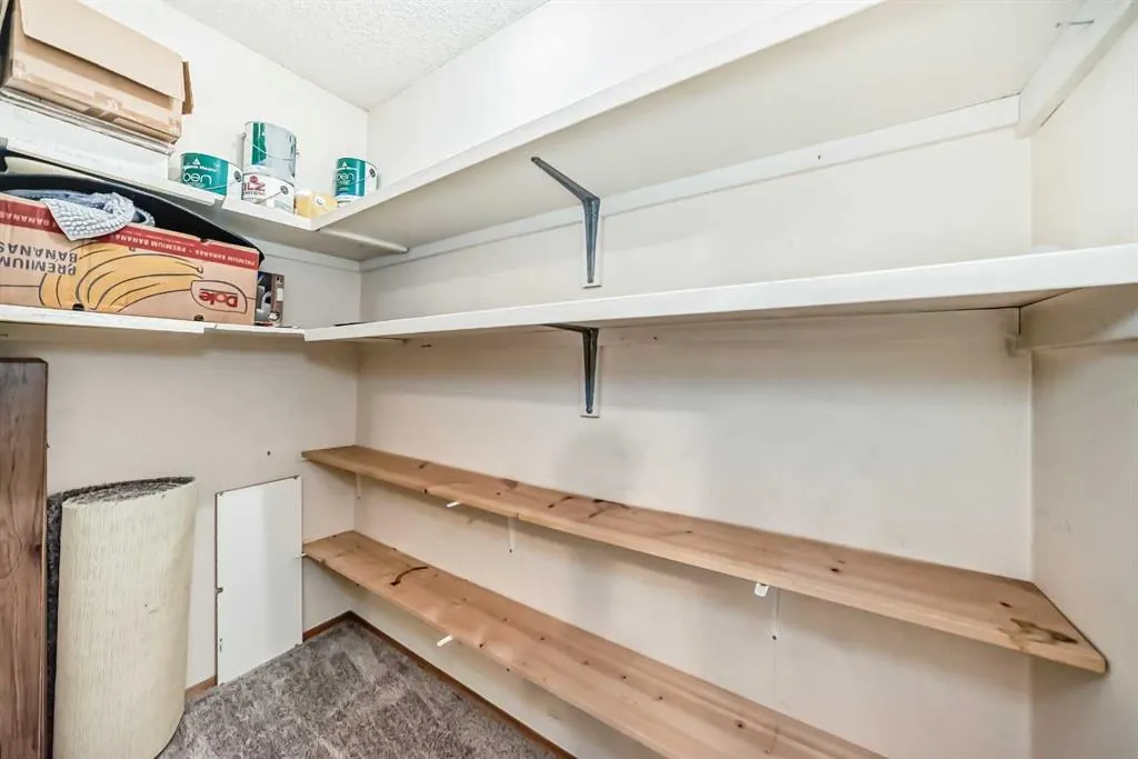 1001 68 Avenue SW, #210