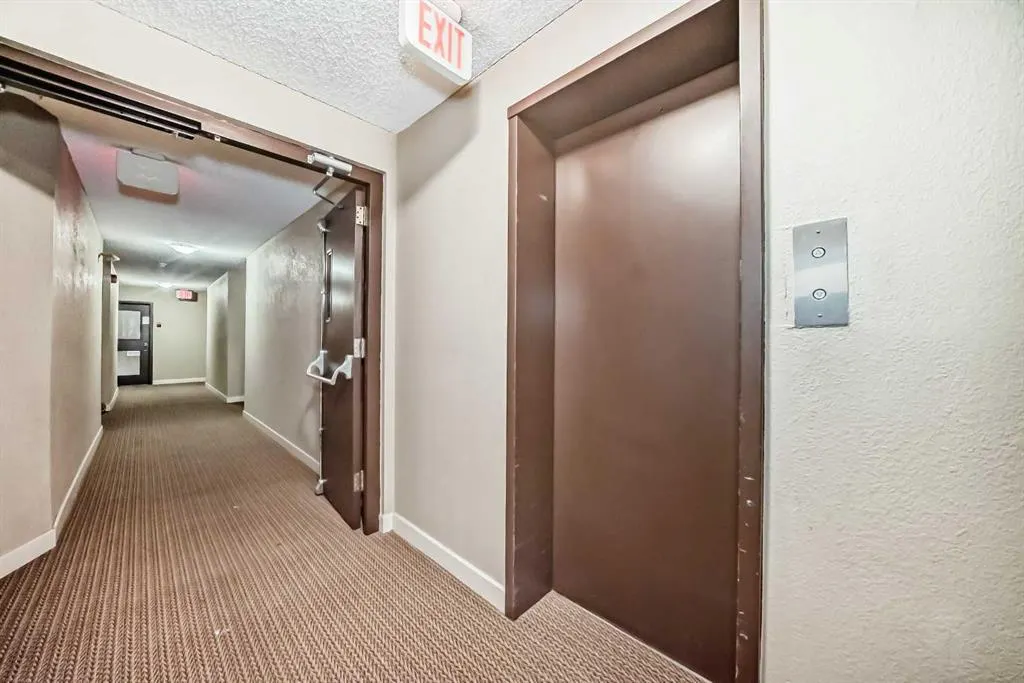 1001 68 Avenue SW, #210
