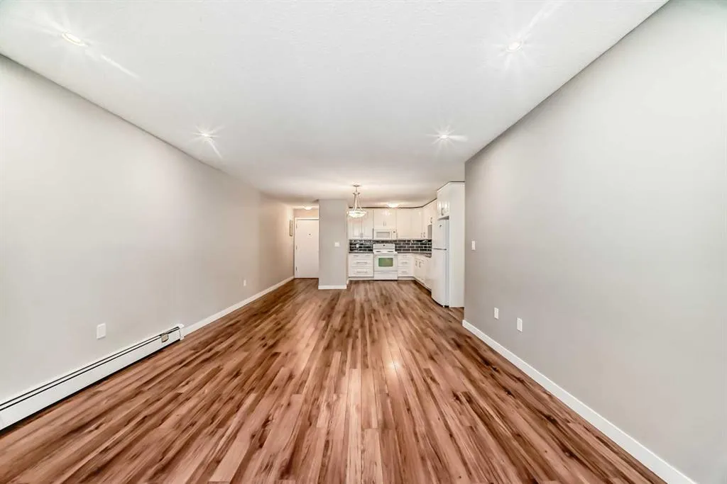 1001 68 Avenue SW, #210