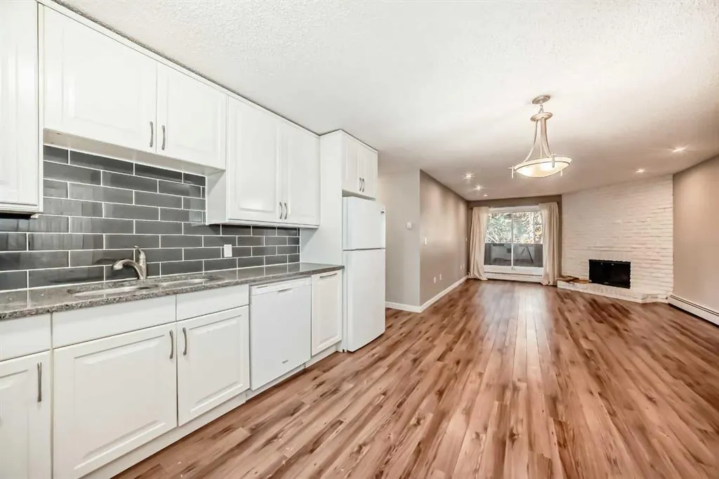 1001 68 Avenue SW, #210