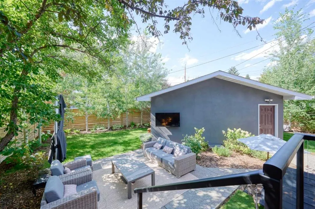 8027 Churchill Drive SW