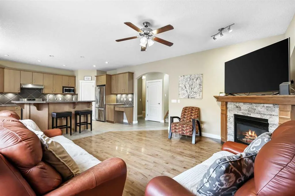 753 Fairways Green NW