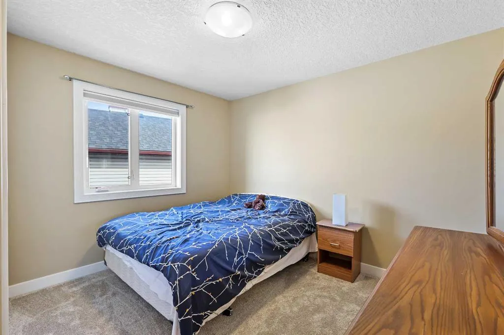 753 Fairways Green NW