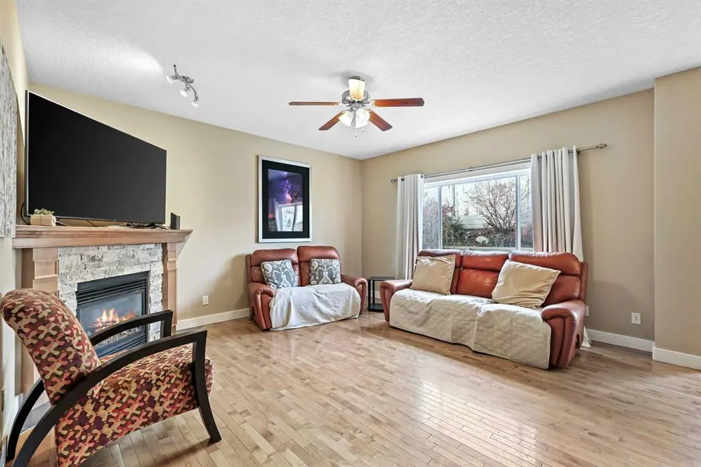 753 Fairways Green NW