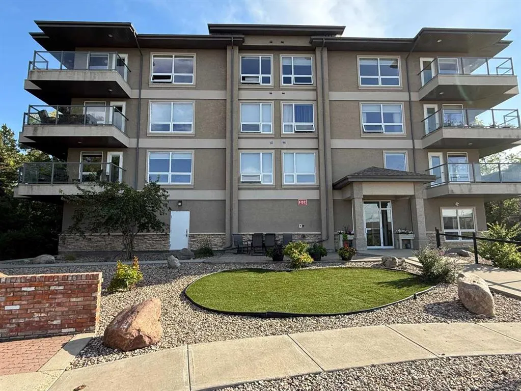 5015 Riverside Drive, ##302