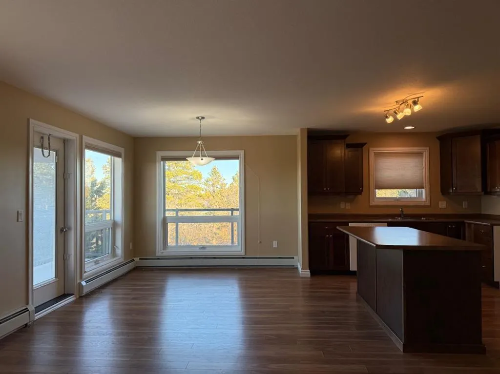5015 Riverside Drive, ##302