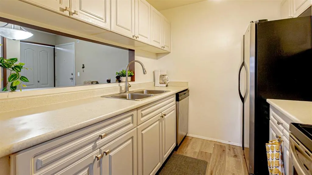 245 Red Deer Drive SW, #306