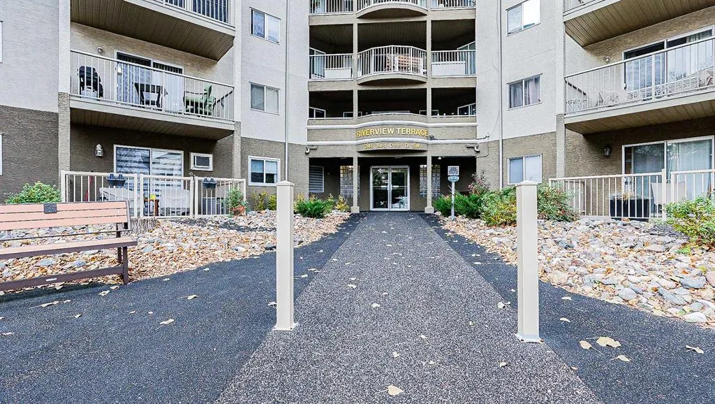 245 Red Deer Drive SW, #306