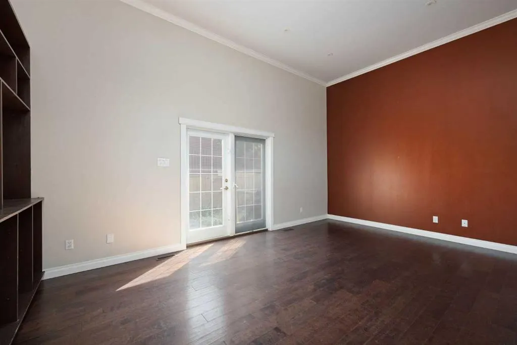 400 Silin Forest Road, #107
