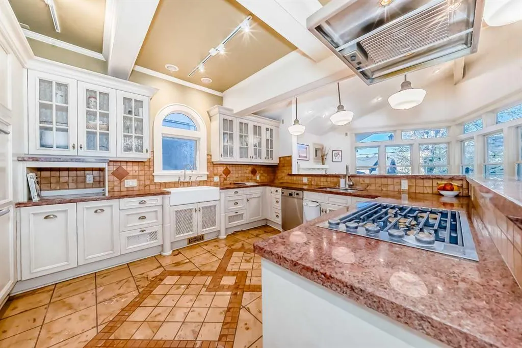 342 SUPERIOR Avenue SW