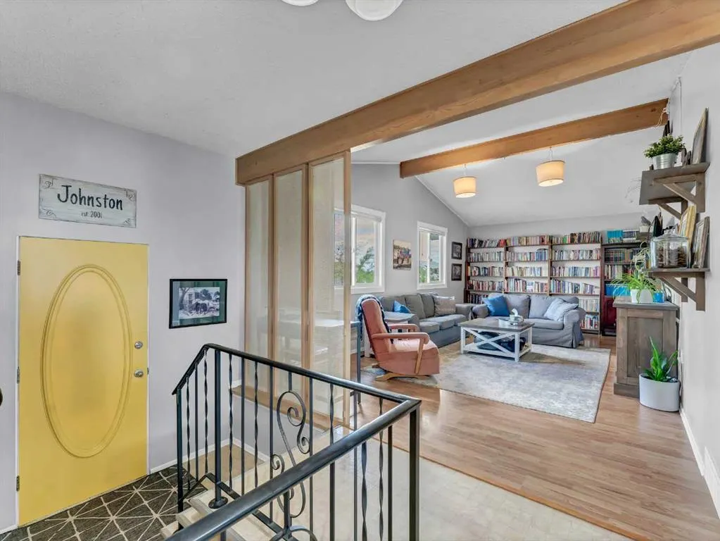 436 3 Street W