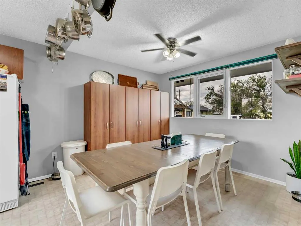 436 3 Street W