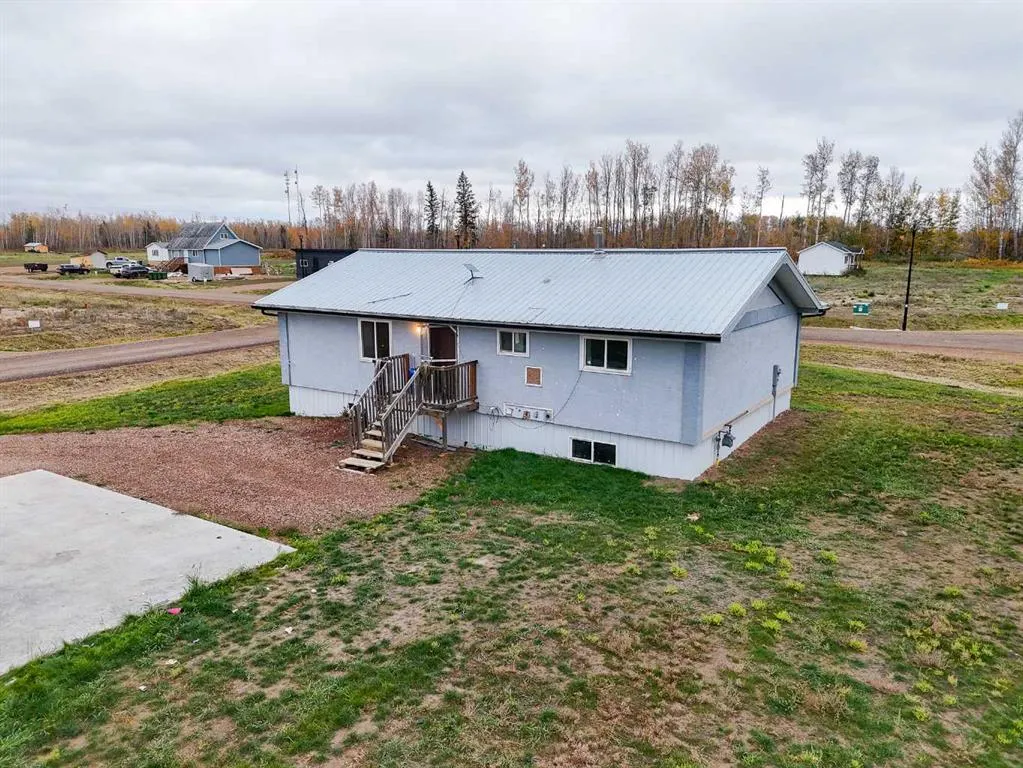 5702 44 Ave
