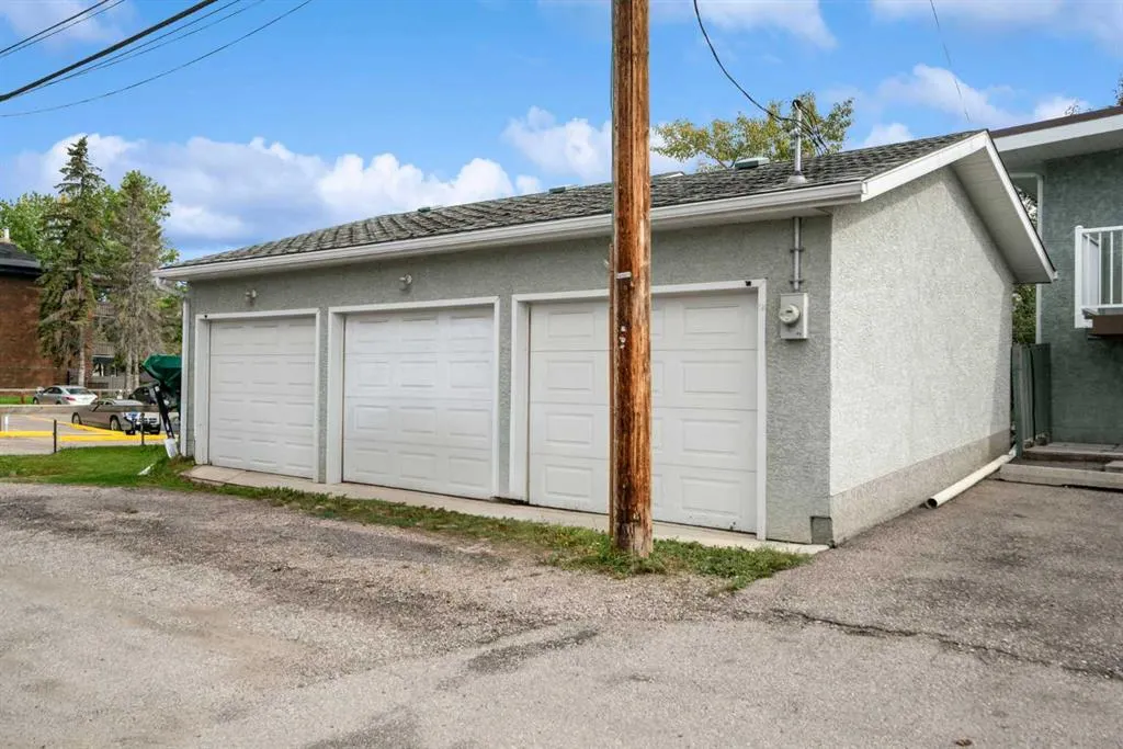 1123 Mckinnon Drive NE