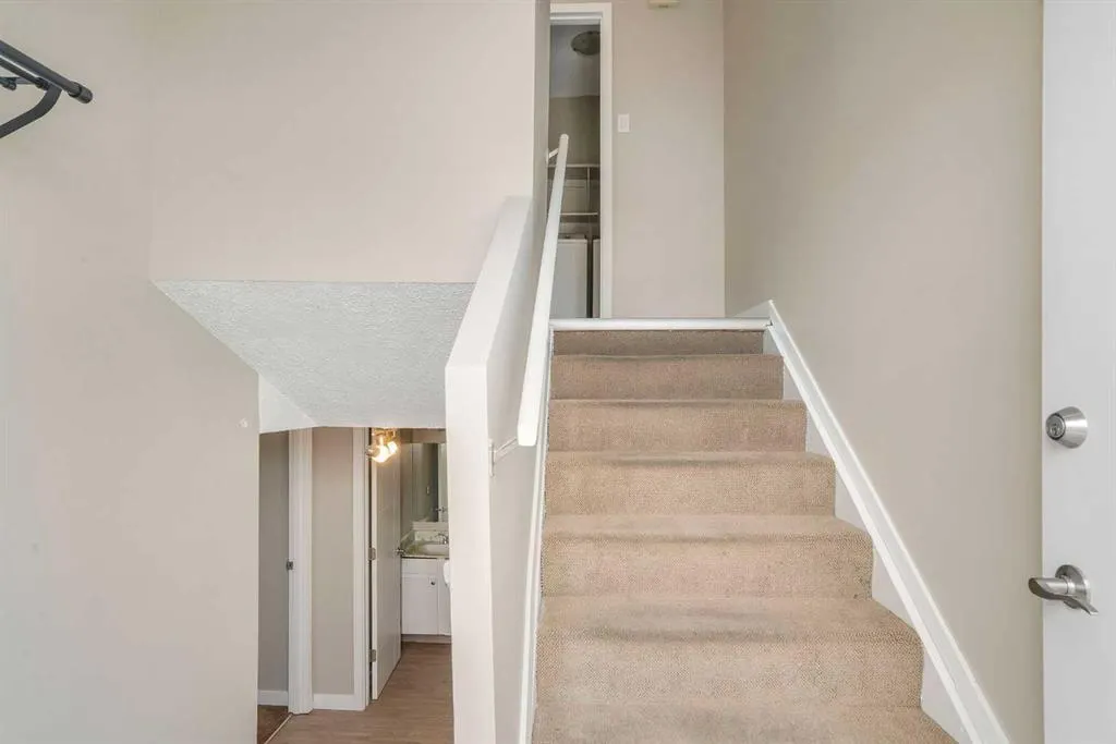 1123 Mckinnon Drive NE