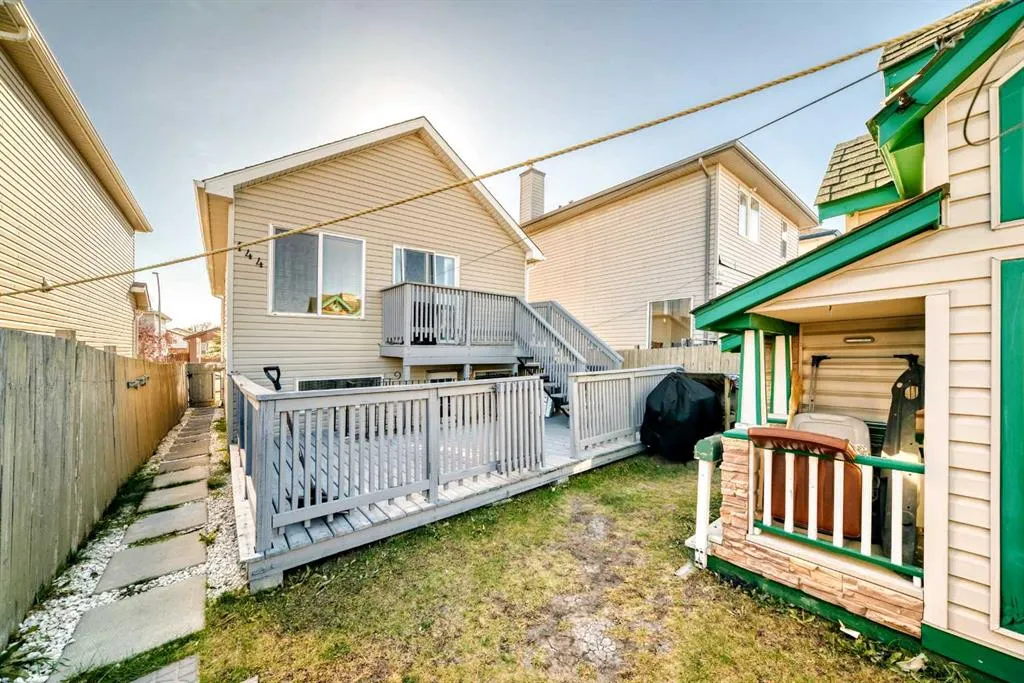 144 Taradale Drive NE