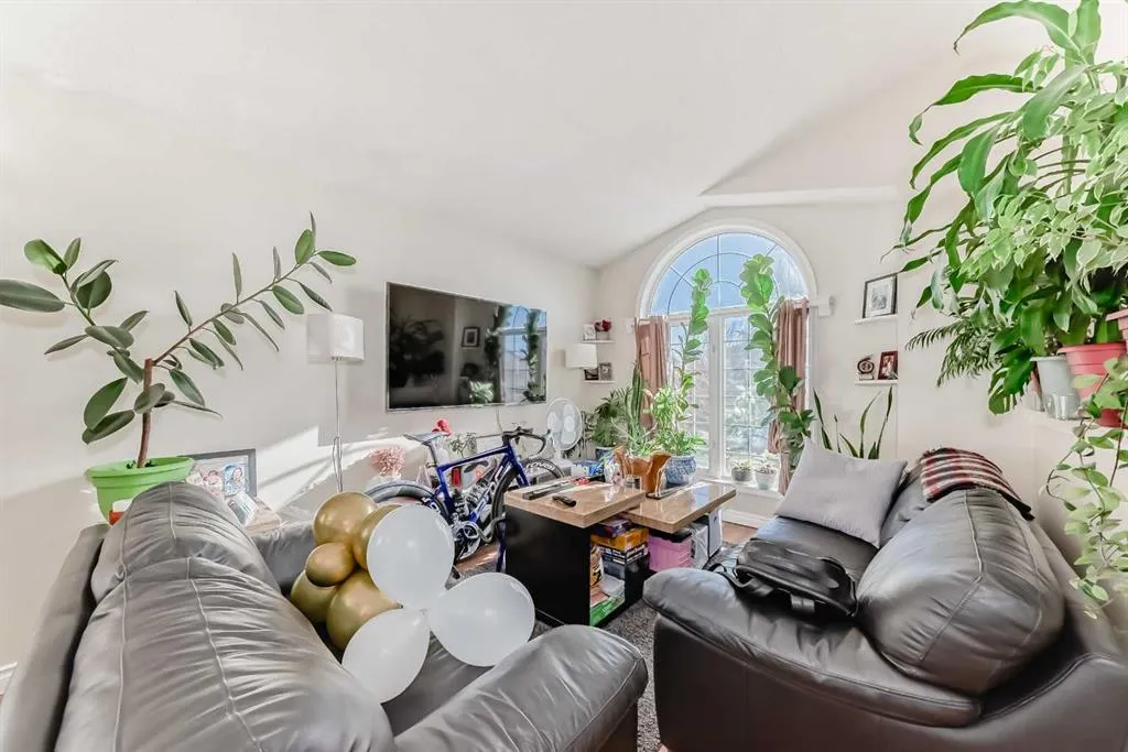 144 Taradale Drive NE