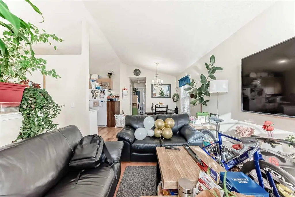 144 Taradale Drive NE