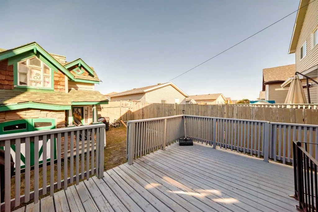 144 Taradale Drive NE