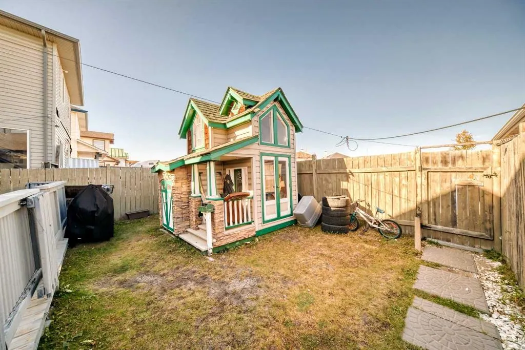 144 Taradale Drive NE