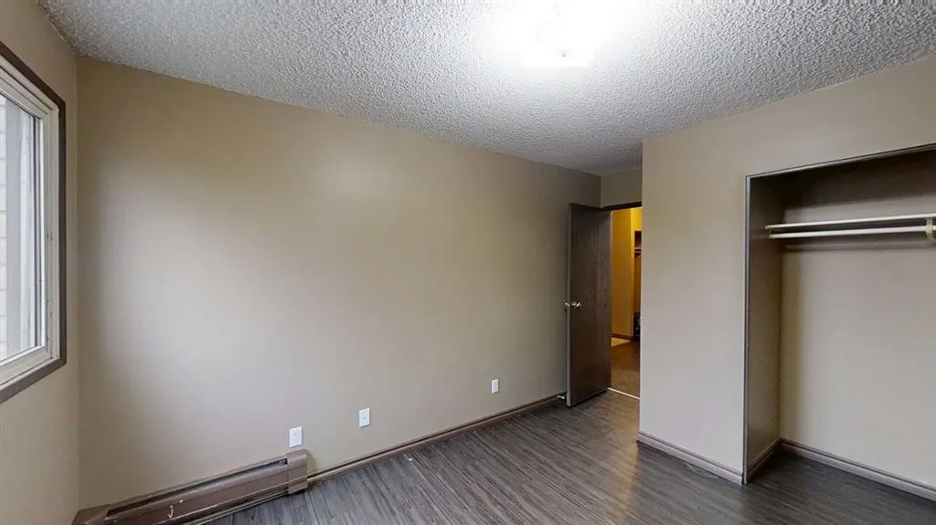 5114 44 Street, #206
