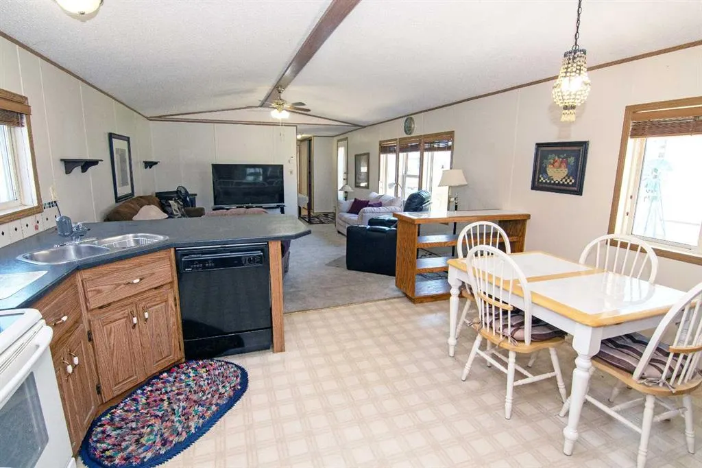 504 Home Place SE
