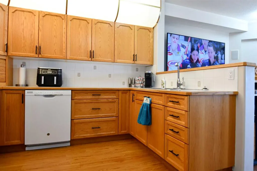 4512 52 Avenue, #306