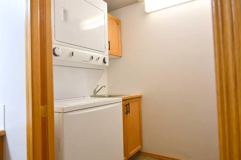 4512 52 Avenue, #306