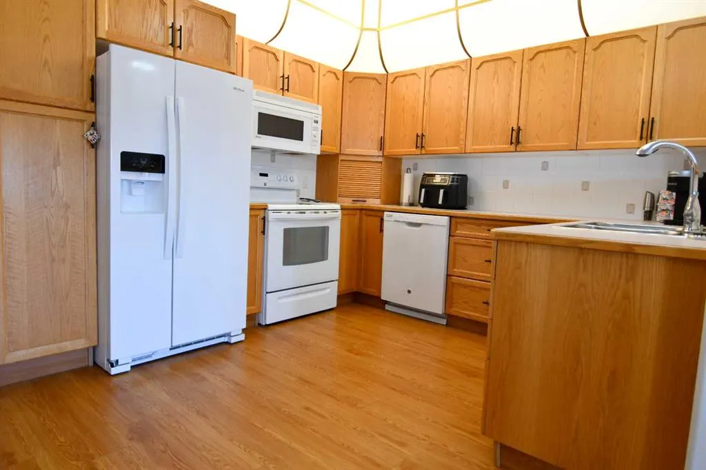 4512 52 Avenue, #306