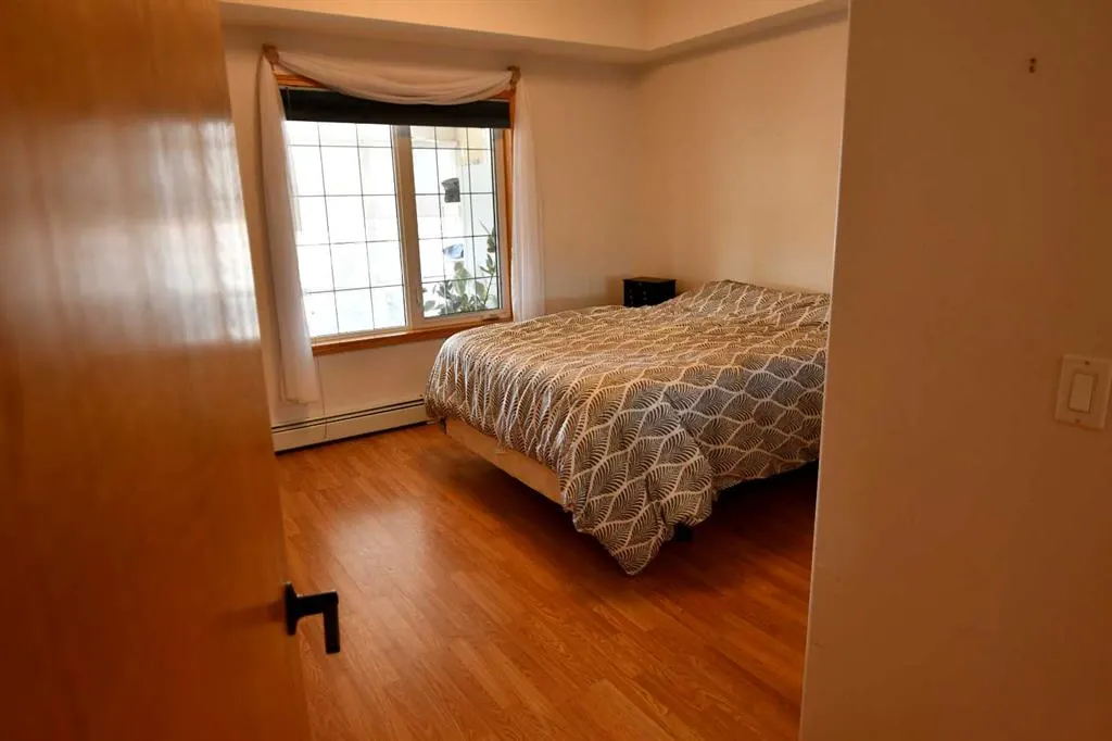 4512 52 Avenue, #306