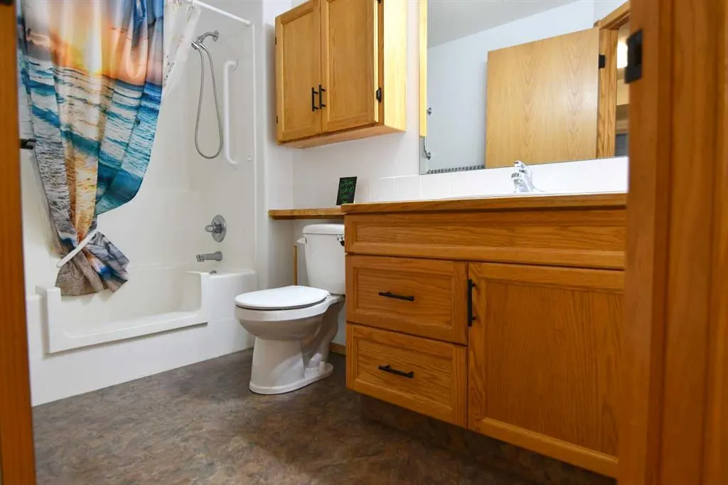 4512 52 Avenue, #306
