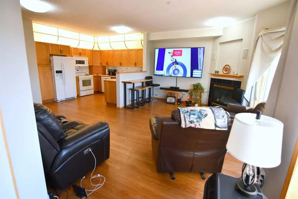 4512 52 Avenue, #306