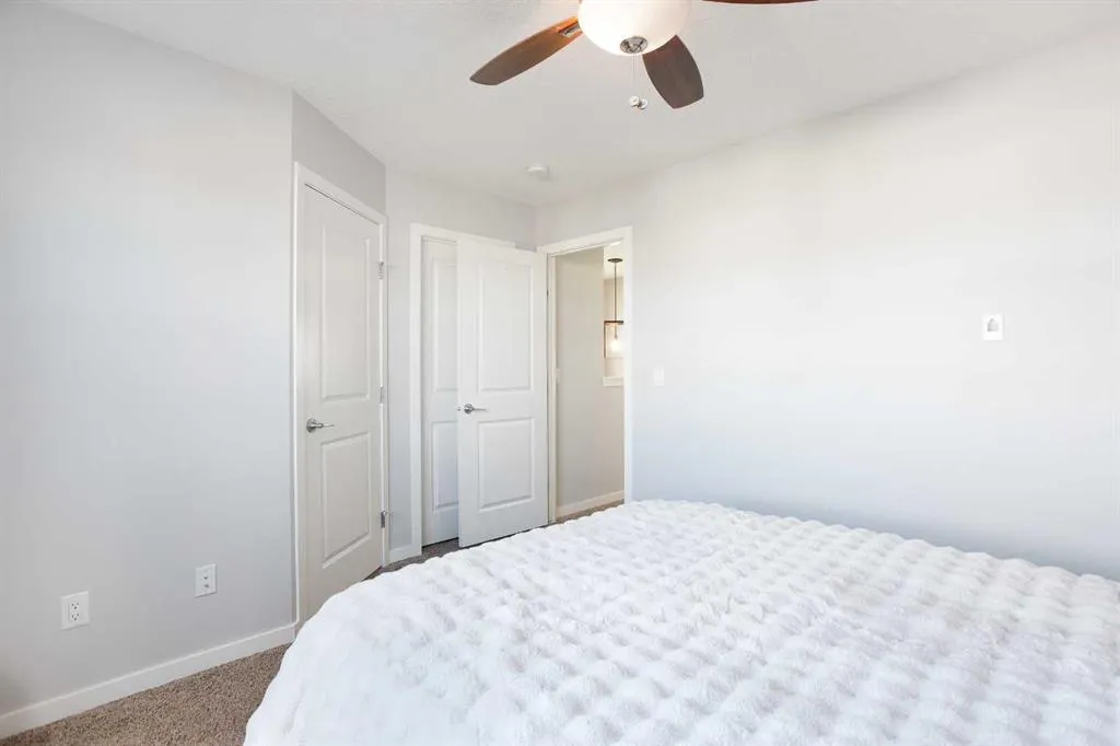 1823 Baywater Drive SW