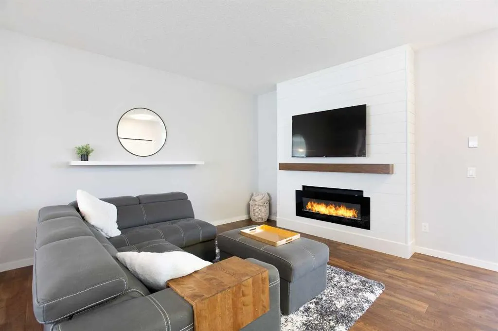 1823 Baywater Drive SW