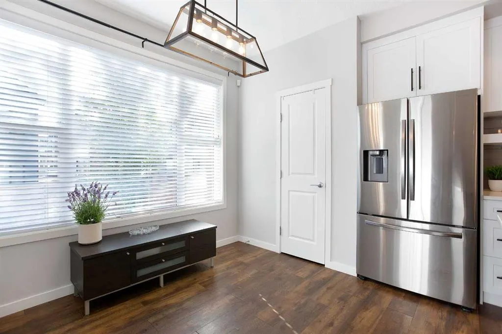 1823 Baywater Drive SW