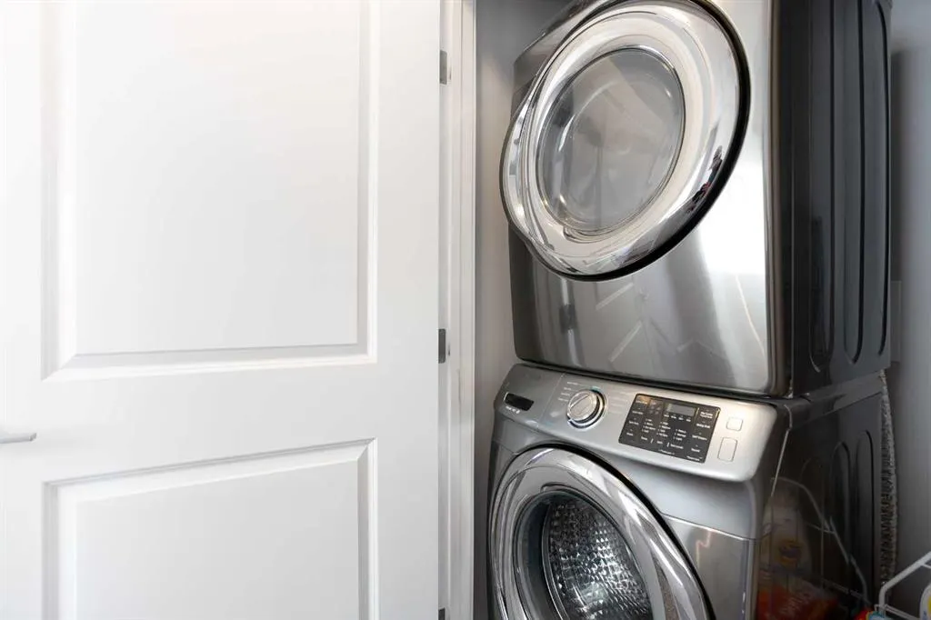 1823 Baywater Drive SW