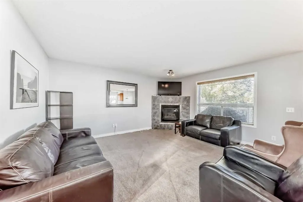 307 Panatella Court NW
